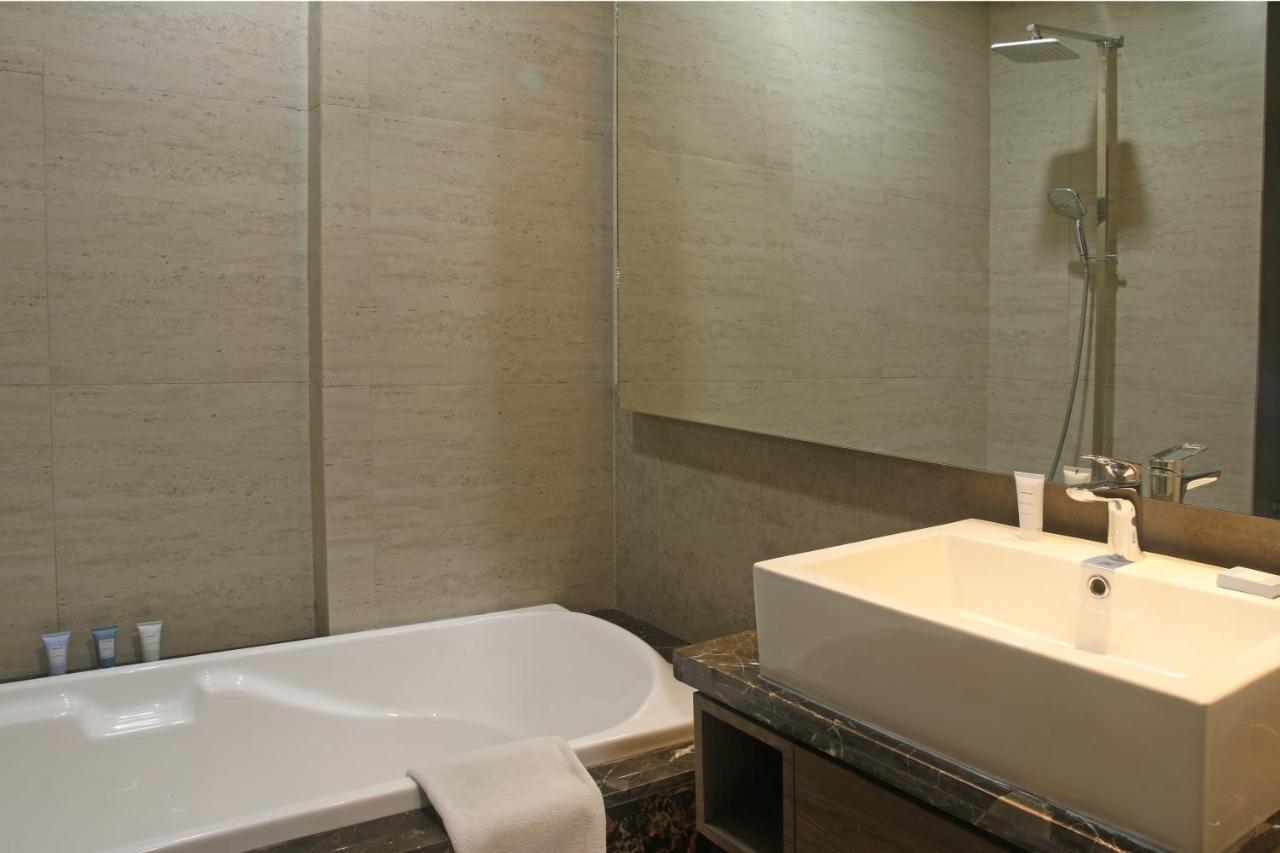 Graha Makara Suite Hotel & Residence Cikarang Ngoại thất bức ảnh